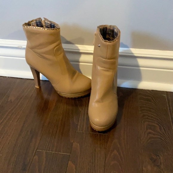 2in1 tan boots with bling details - Picture 3 of 10